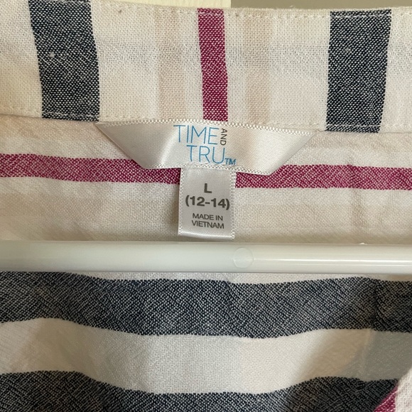 Time and Tru top - Picture 2 of 3